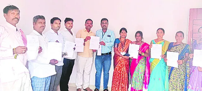 16 సర్పంచ్‌.. 332 వార్డులు