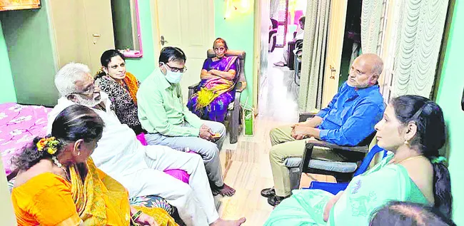 పుల్లారెడ్డి కుటుంబ  సభ్యులకు వైవీ పరామర్శ 