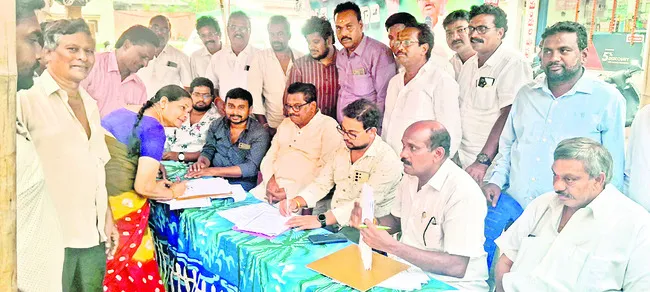 వైద్య కళాశాలలను పరరిరక్షించుకోవాలి