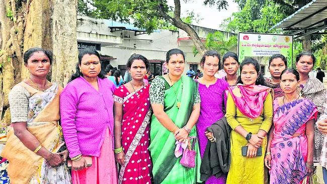 వసారాలే తరగతులు.. సమస్యలే పాఠాలు 