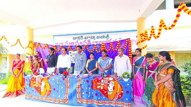 నిధులిలా.. పండగలా ఎలా?