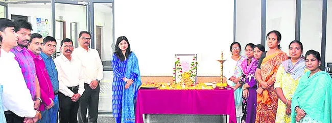 మాజీ సీఎం రోశయ్యకు ఘనంగా నివాళి