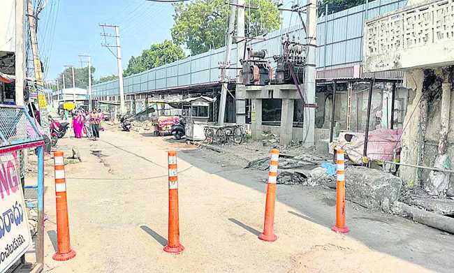 ● ఆలయ పరిసరాల్లోకి వాహనాలకు నో ఎంట్రీ ● భక్తుల కోసమే రో