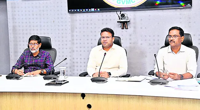 అభివృద్ధి పనులు వేగవంతం చేయండి 