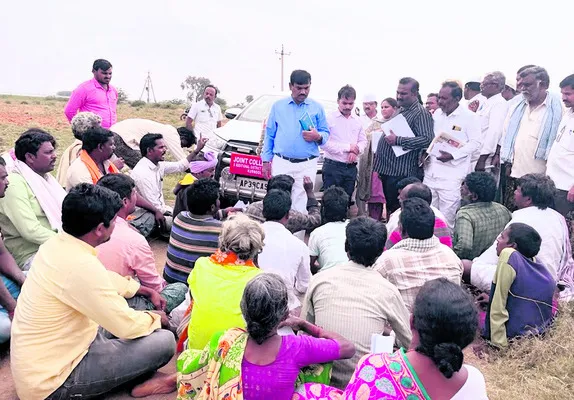 ఆదుకుంటారా.. ఆత్మహత్య చేసుకోమంటారా?