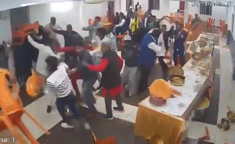 పెళ్లిలో రసగుల్లా గోల : పిడిగుద్దులతో మల్లయుద్ధమే వైరల్‌ వీడియో