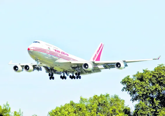 పరిశీలించి.. ఆరా తీసి