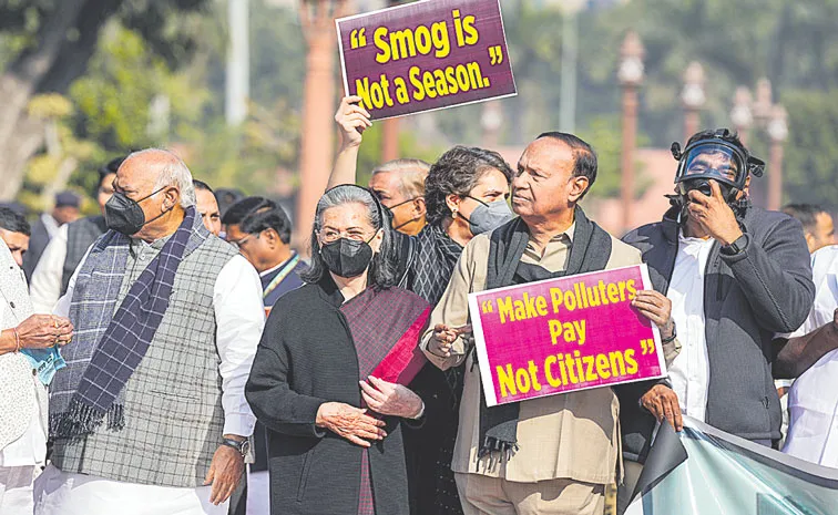 Opposition leaders protest in Parliament over Delhi air pollution