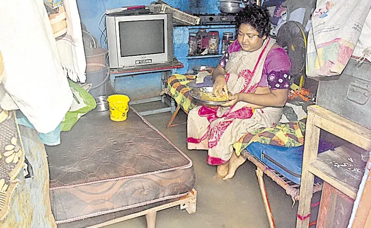 Heavy Rain Lashes Parts Of The Nellore Drains Overflow