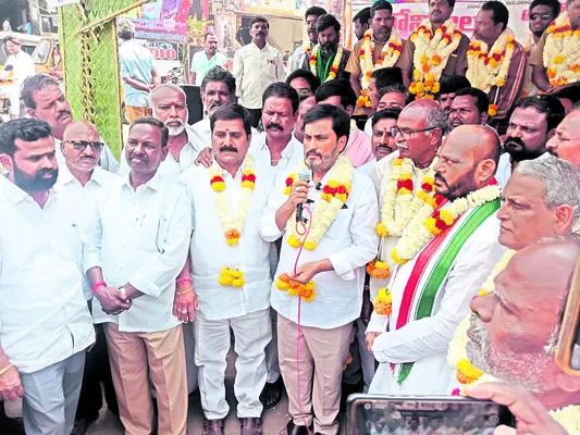 ఐక్యతతోనే ఆదోని జిల్లా సాధ్యం 