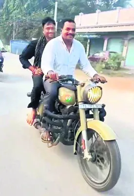 గత ఎన్నికల్లో ప్రత్యర్థులు.. నేడు మిత్రులు..