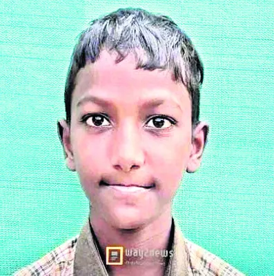 విద్యుదాఘాతం నుంచి తల్లిని కాపాడిన కొడుకు 