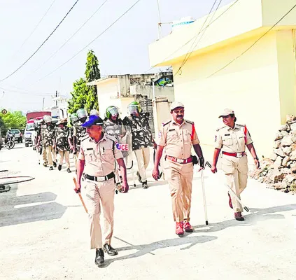 గ్రామ పోరుపై ప్రత్యేక నిఘా