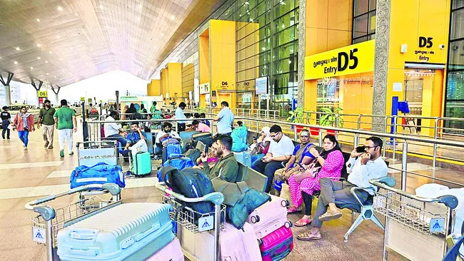 విమాన చార్జీలకు రెక్కలు 