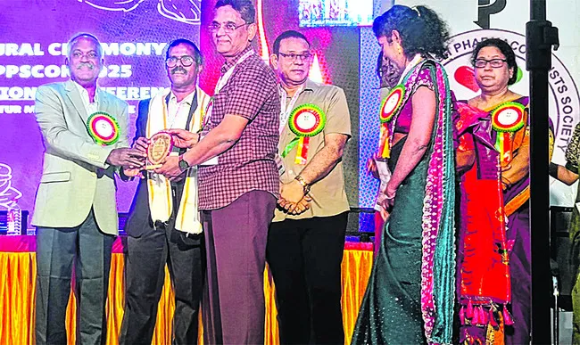 గుంటూరు వైద్య కళాశాలలో ఫార్మకాలజీ జాతీయ సదస్సు 