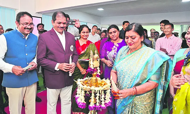 ఉత్తమ వైద్య సేవలతో ప్రజాభిమానాన్ని పొందాలి 