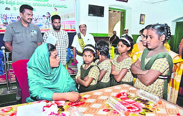 విద్యార్థుల ప్రగతే లక్ష్యంగా పని చేయాలి 