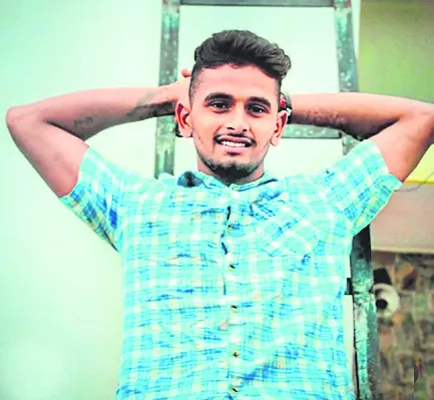 బీరు సీసాతో పొడిచి  యువకుడి హత్య 