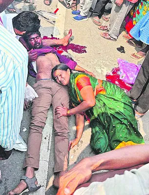 వాహన పూజకు వస్తూ... అనంత లోకాలకు 