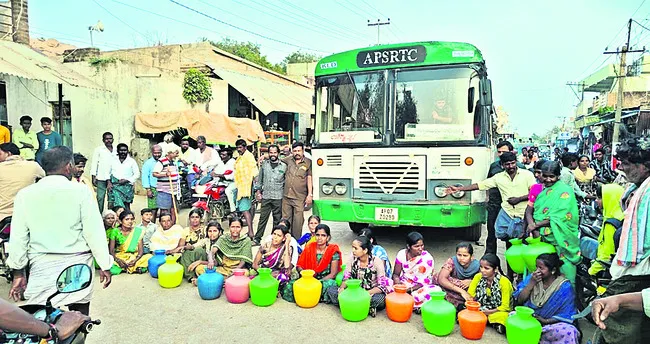 పలు చోట్ల షీప్‌ సొసైటీ ఎన్నికలు వాయిదా 