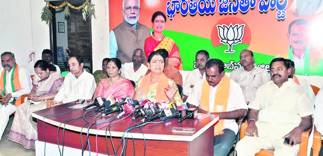 రెండేళ్లలో జీపీలకు పైసా ఇచ్చింది లేదు 