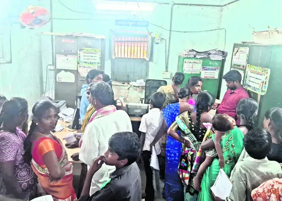 కుల ధ్రువపత్రాల కోసం తిప్పలు 