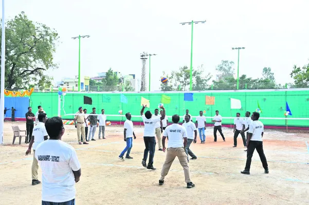 హోంగార్డుల సామర్థ్యాలు పెంపునకు క్రీడా పోటీలు 