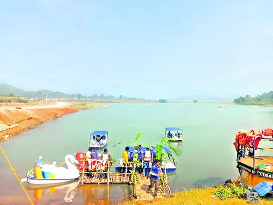 ఆరు బోట్లు ప్రారంభం