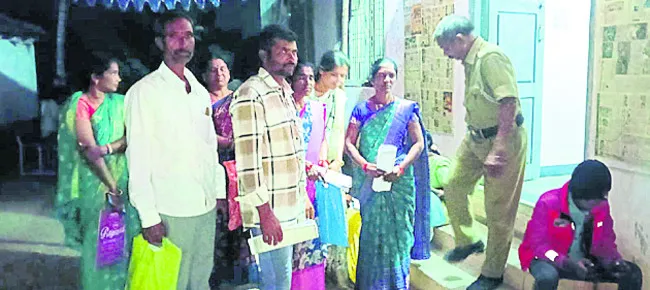 తుది అంకానికి పల్లె పోరు