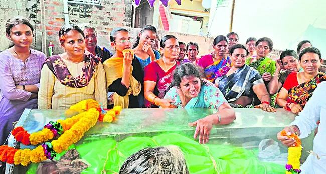 శివాపురం గ్రామంలో విషాదఛాయలు 