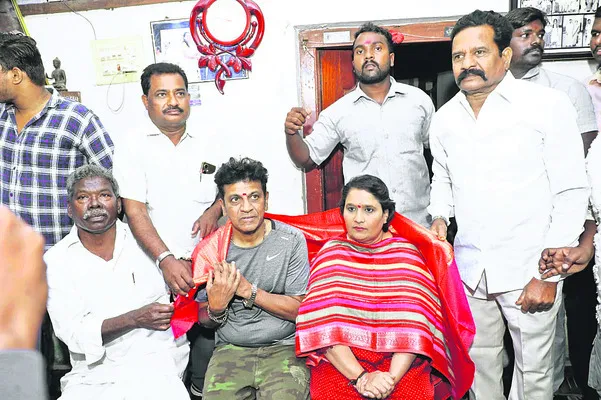 రియల్‌ అండ్‌ రీల్‌ హీరోస్‌..