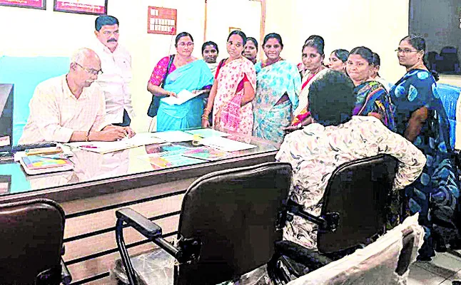 పీహెచ్‌సీకి ‘విభేదాల’ రోగం 