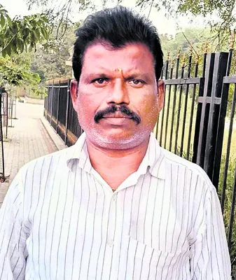 రెండు నెలలుగా  తిరుగుతున్నా 
