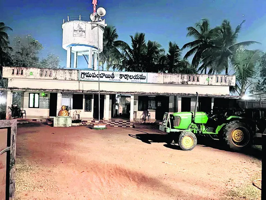 తుమ్మల స్వగ్రామంలో ఫలించని ఏకగ్రీవం