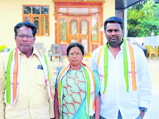 తండ్రి, తల్లి, కొడుకు సర్పంచ్‌లు 