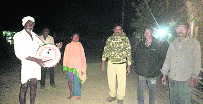 పులి సంచరిస్తుంది.. జాగ్రత్తగా ఉండండి