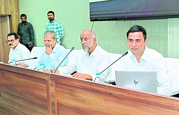 సమస్యలపై నిలదీత 