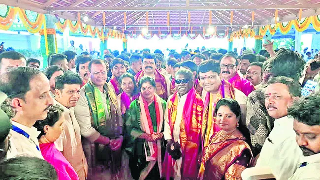 సమాజంలో మార్పు ఆశిస్తున్నా..