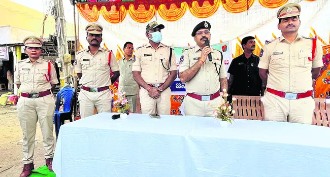 ఓటు హక్కు   వినియోగించుకోవాలి
