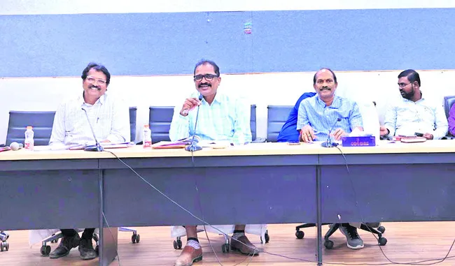 పోలింగ్‌ సరళిని నిశితంగా పరిశీలించాలి