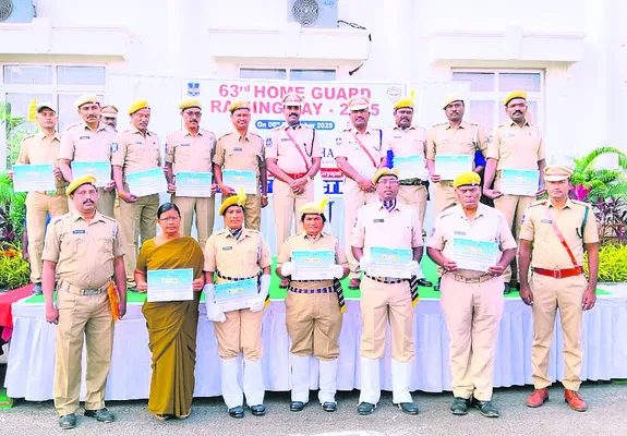 హోంగార్డుల సేవలు వెలకట్టలేనివి