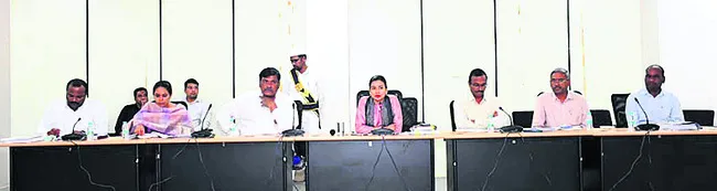 ఎన్నికల సరళిని పరిశీలించాలి