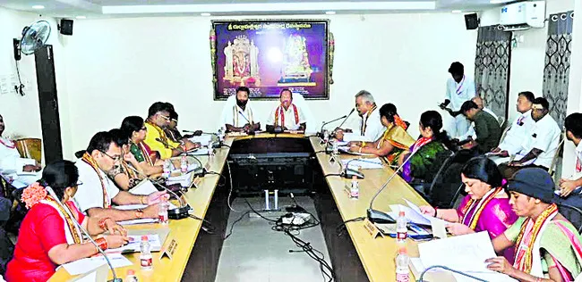 కొత్త స్టాళ్ల ఏర్పాటు ప్రతిపాదనలు వాయిదా 