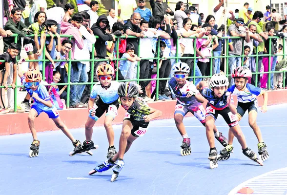 ఉత్సాహంగా స్కేటింగ్‌ పోటీలు 