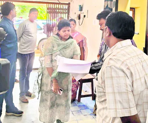 అధికారులు అప్రమత్తంగా ఉండాలి