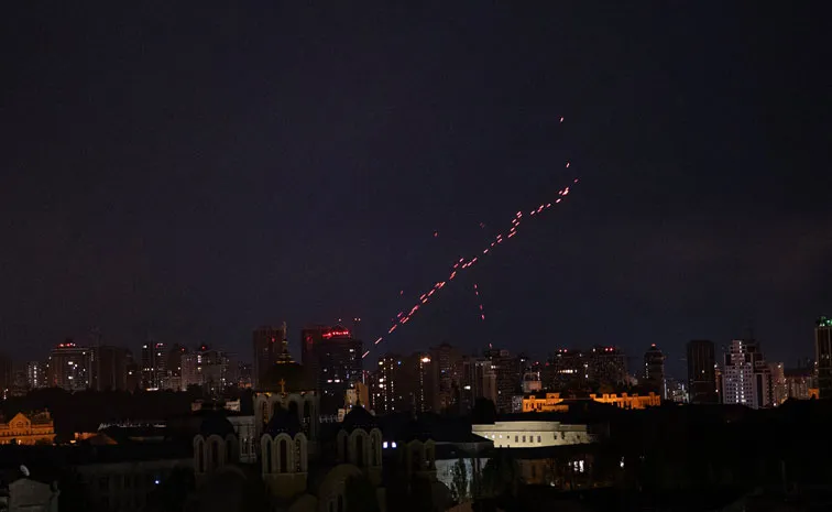 క్షిపణులు, డ్రోన్లతో విరుచుకుపడ్డ రష్యా