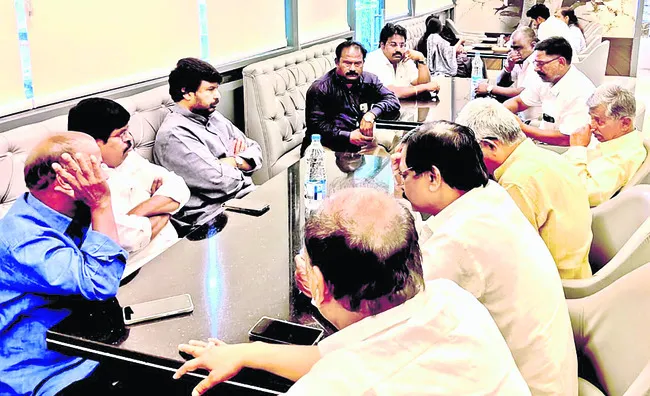 ‘కాంగ్రెస్‌ మద్దతుదారుల గెలుపునకు కృషి చేయాలి’