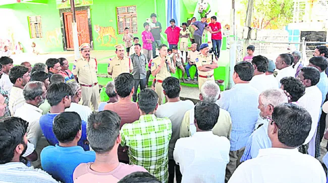 ఓటు హక్కు స్వేచ్ఛగా వినియోగించుకోవాలి