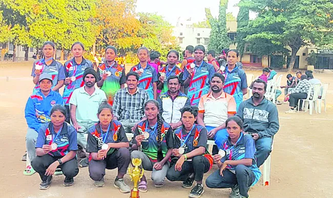 ఖోఖో విజేత ఉమ్మడి ఆదిలాబాద్‌ జట్టు