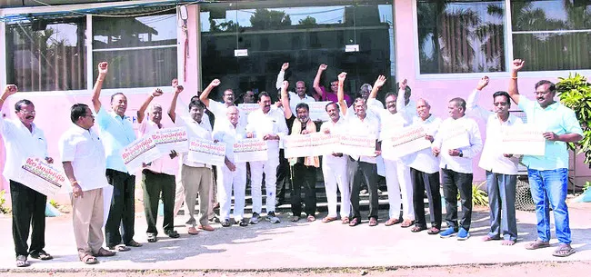 ఓసీలకు సంక్షేమ పథకాలు అందించాలి